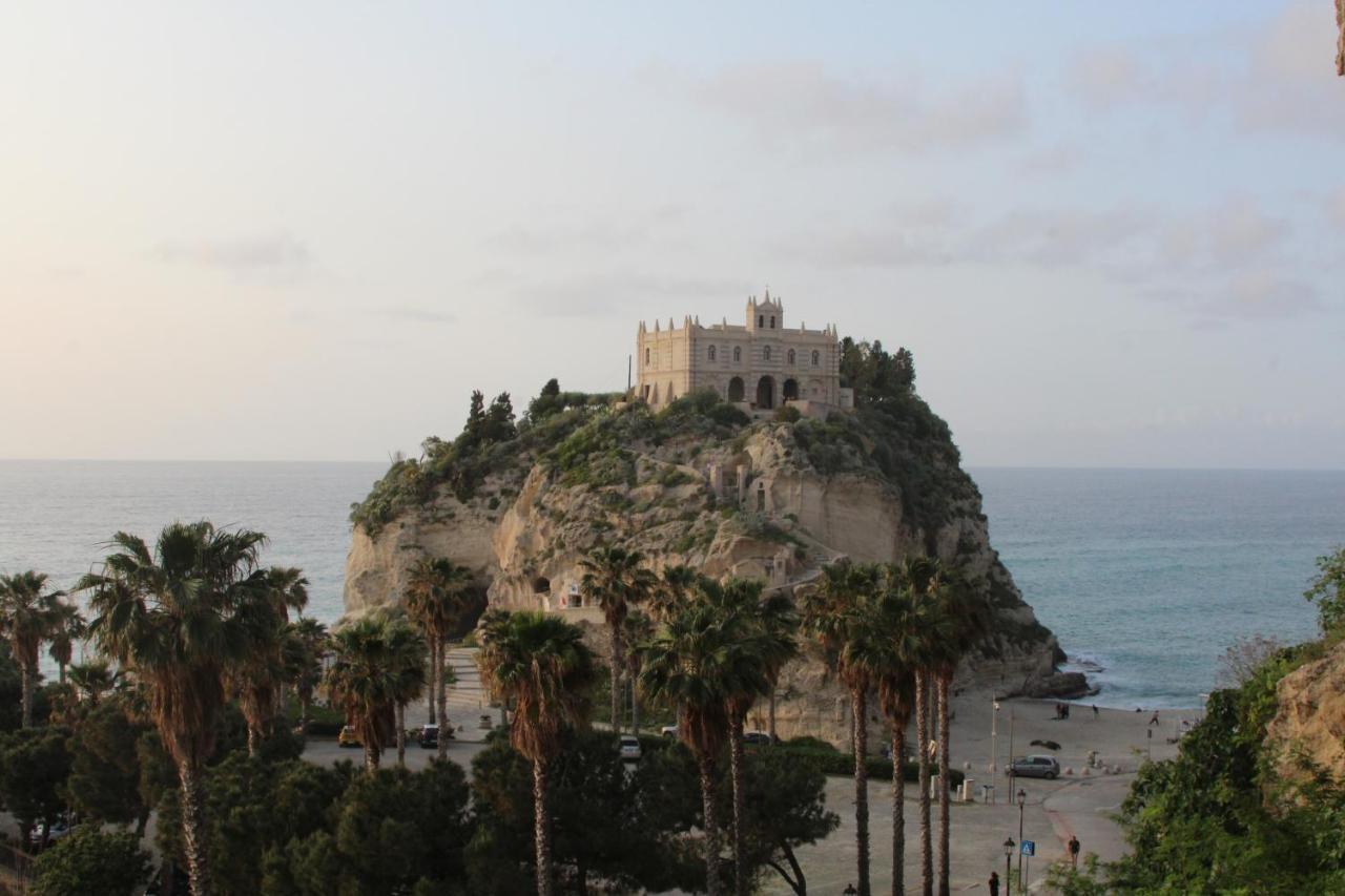 Malu Best Rooms - Tropea Exterior foto